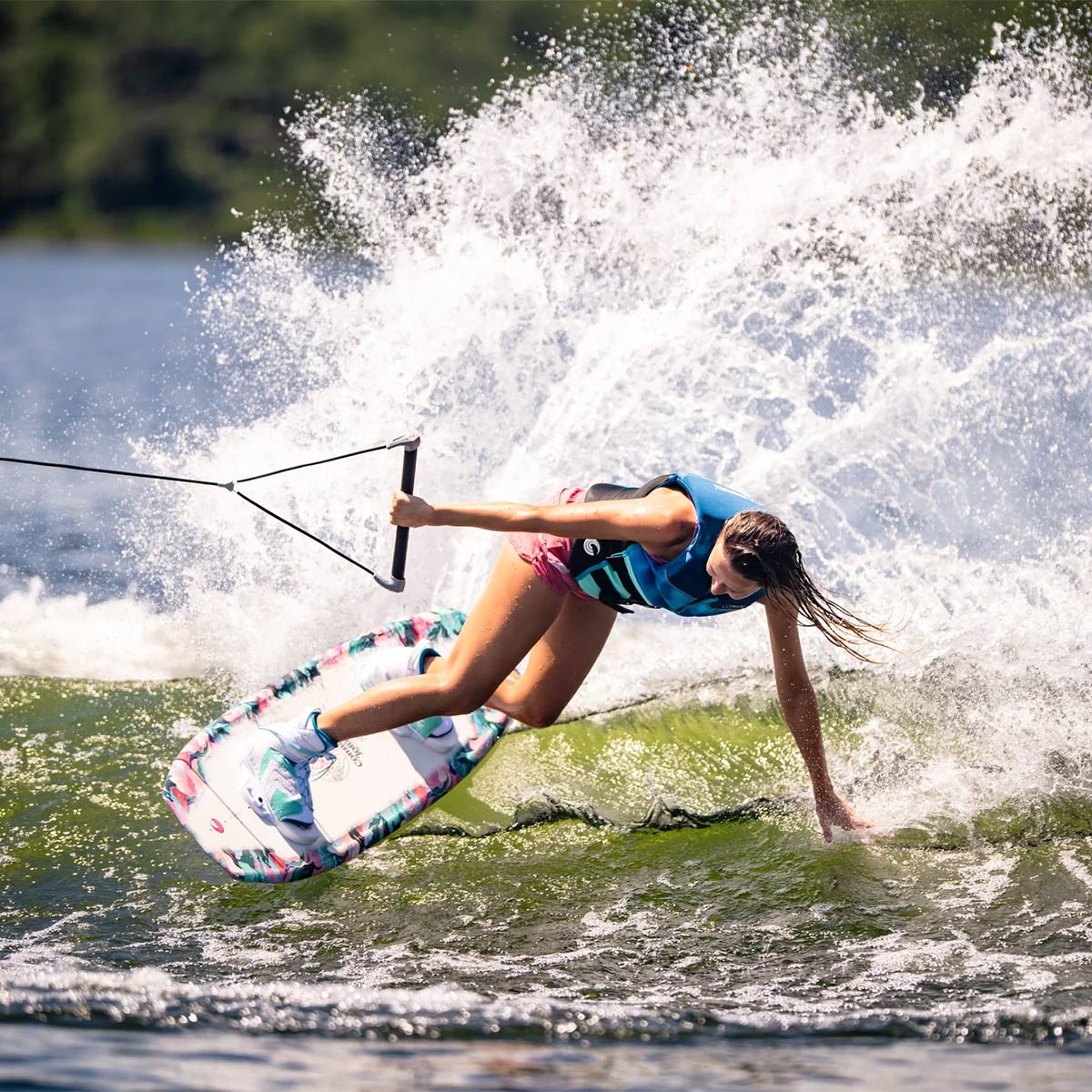 Connelly Women's Lotus Wakeboard w/ Women's Karma Bindings