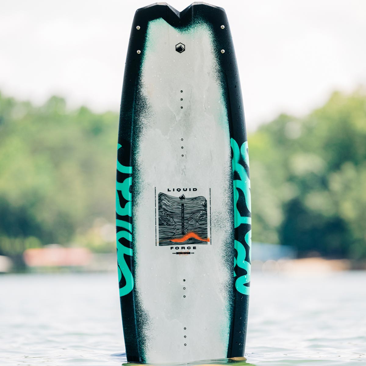 Liquid Force Remedy Wakeboard w/ Classic 6X Bindings