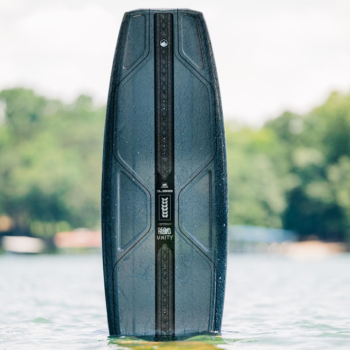 Liquid Force Unity Aero Wakeboard w/ Aero 6X Bindings